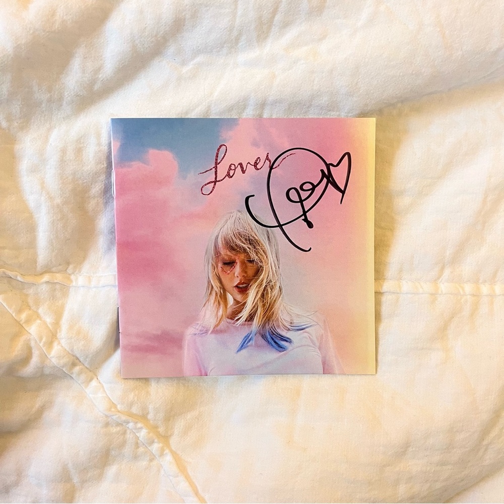 Taylor swift 2019 signed lover insert